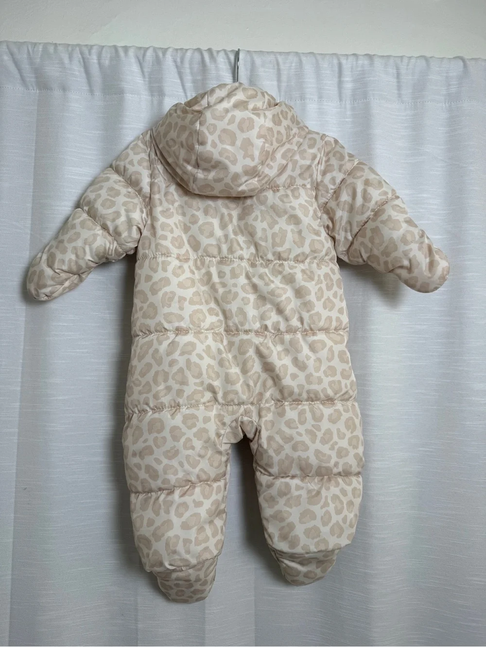 Old Navy Baby Snowsuit Bunting Beige Leopard Print Hooded Winter One Piece 3-6M